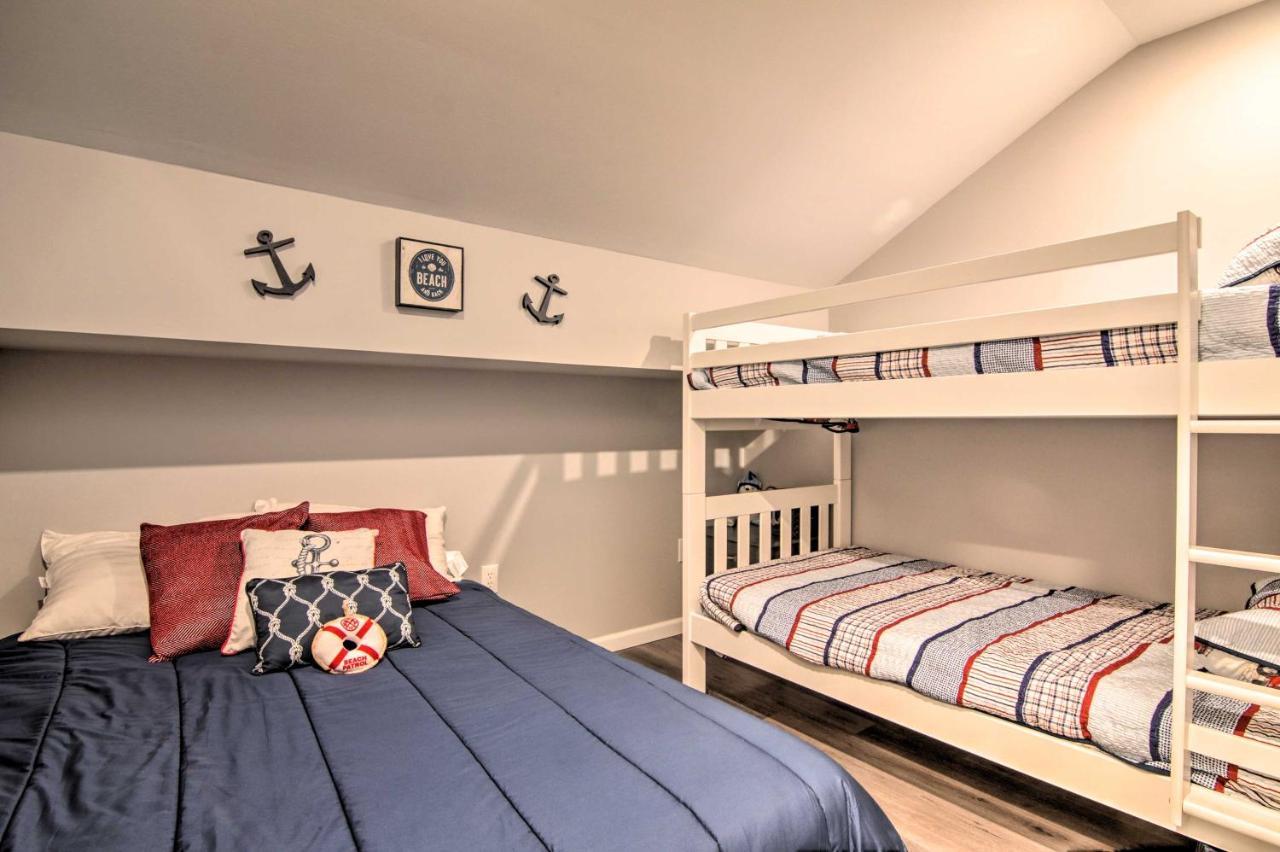 Airy Ocean City Condo On Canal Front With Deck! Exterior photo